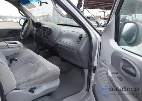 2001 Ford F-150 Harley-Davidson Edition/King Ranch Edition/Lariat/Xlt from USA, damaged, VIN 1FTRW07L91KF42080